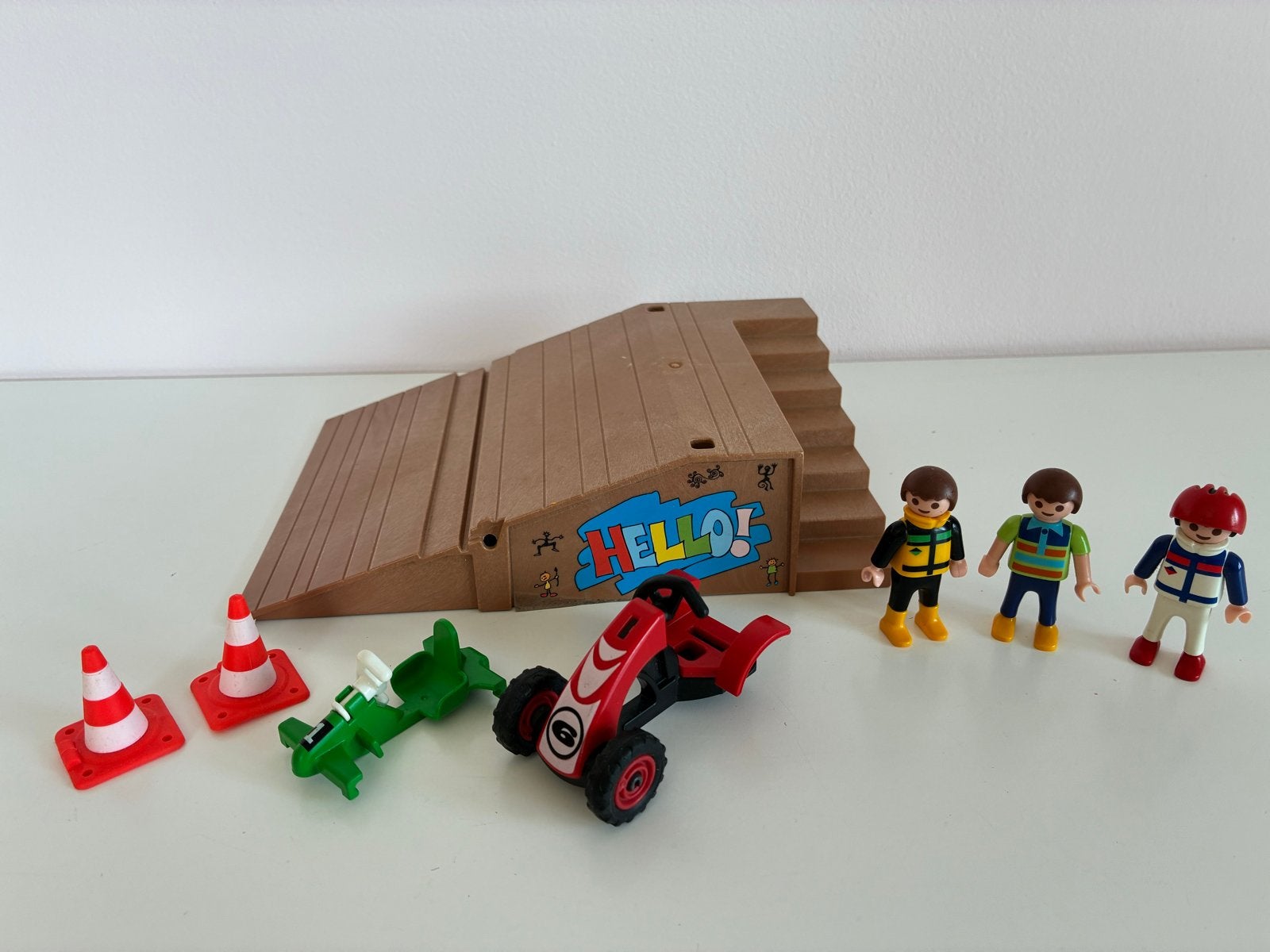 Playmobil Kartbaan met Karts en Poppetjes (wielen ontbreken), Ophalen of Verzenden, Gebruikt, Jongen of Meisje