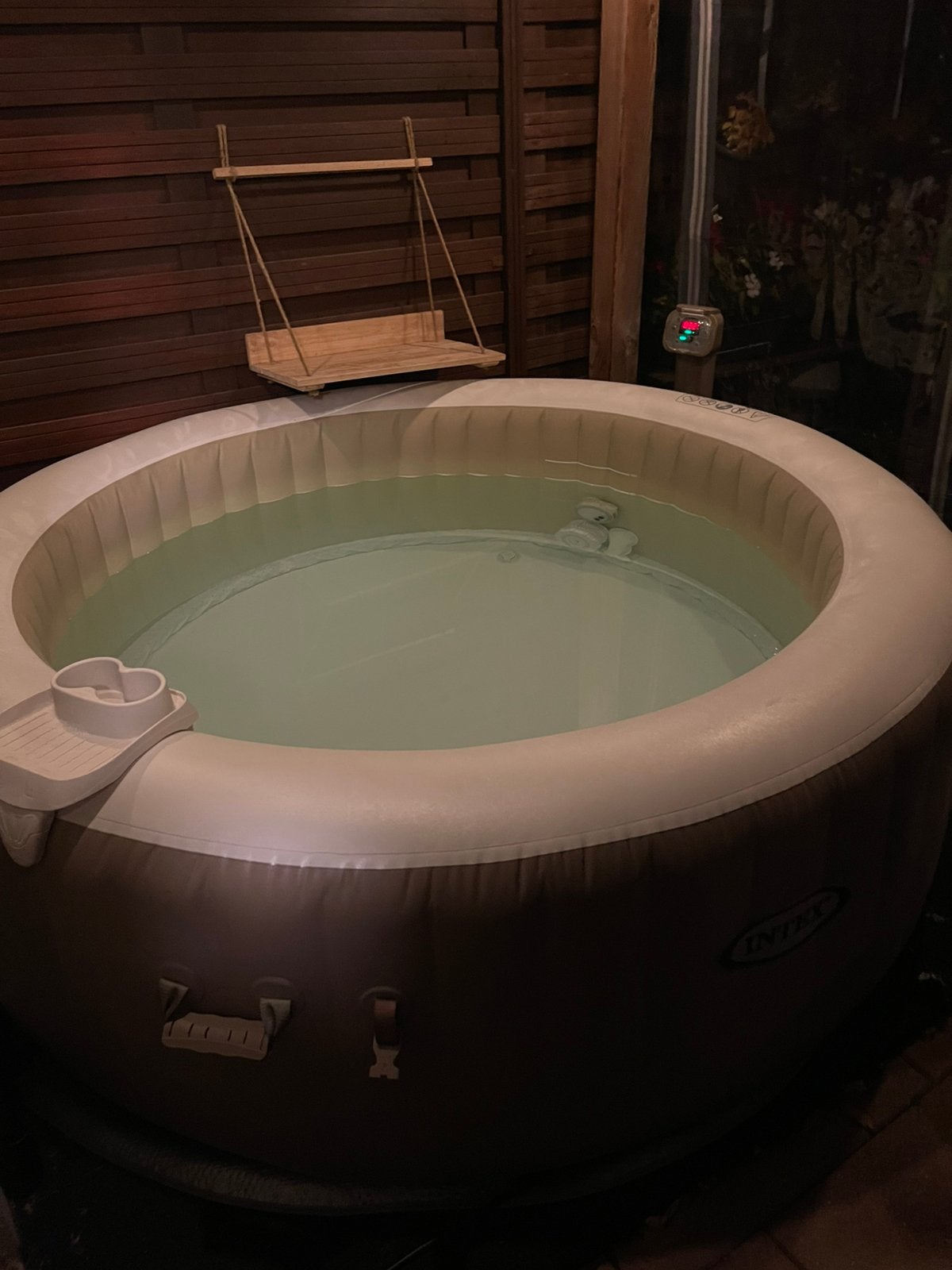 Intex lazy spa, Ophalen, Gebruikt, Afdekzeil, Opblaasbaar