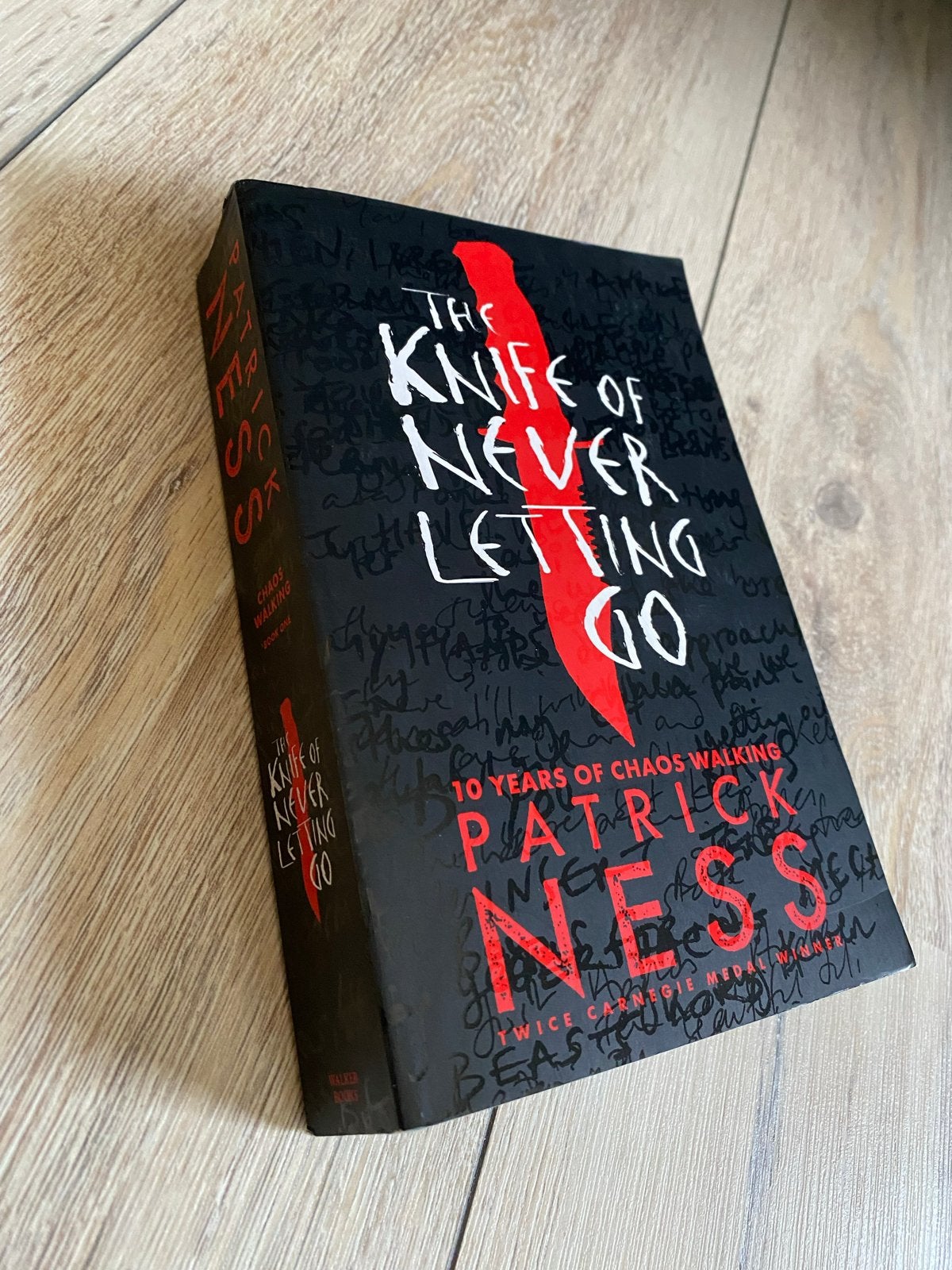 The Knife of Never Letting Go - Patrick Ness (Hardcover), Ophalen of Verzenden, Zo goed als nieuw, Europa overig
