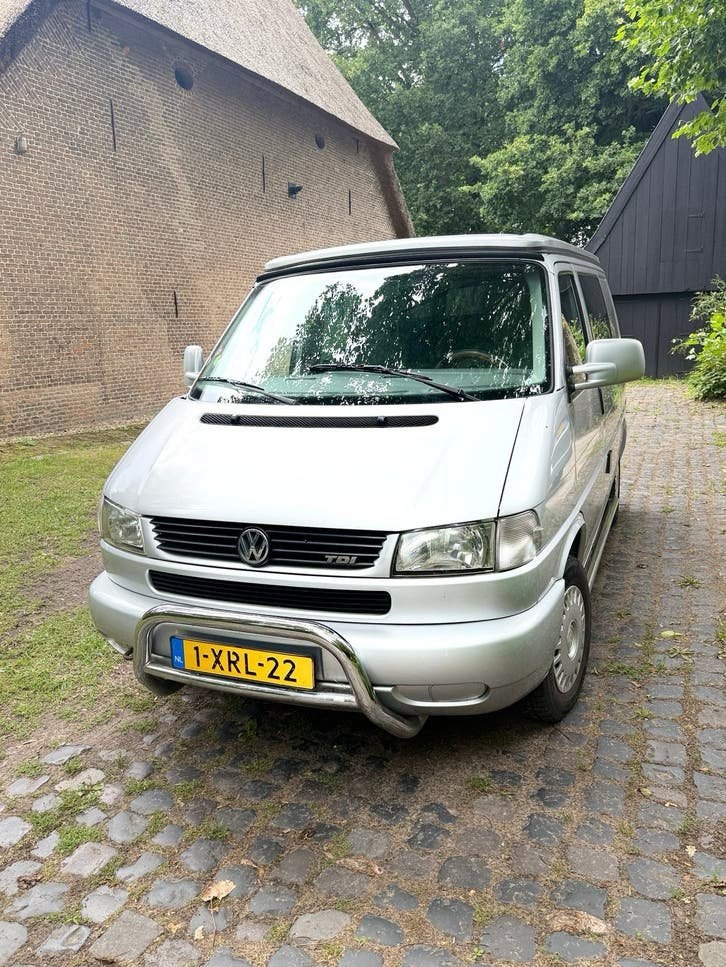 Volkswagen T4 Camper 2003 AArt inbouw, Auto's, Voorwielaandrijving, Leder en Stof, Grijs, Particulier
