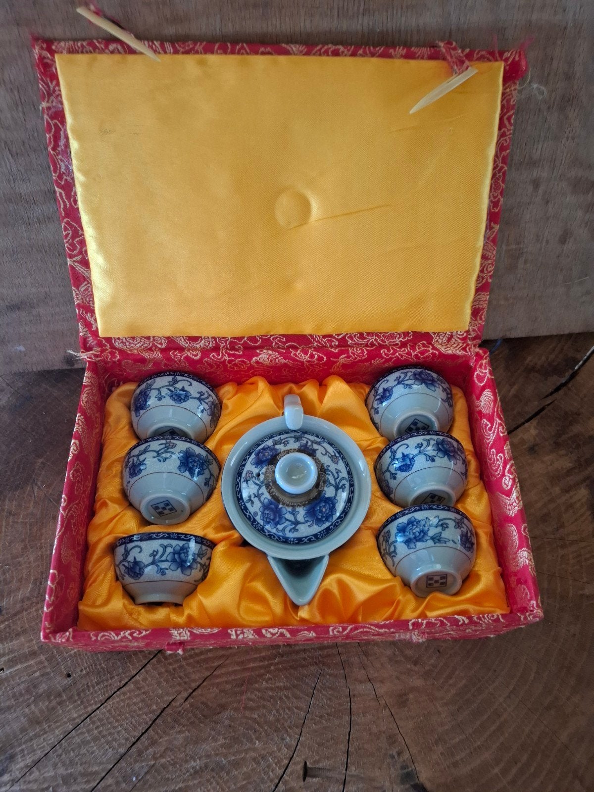 Aziatisch theeservies met theepot en 6 kopjes in doos, Huis en Inrichting, Ophalen of Verzenden, Zo goed als nieuw, Overige stijlen