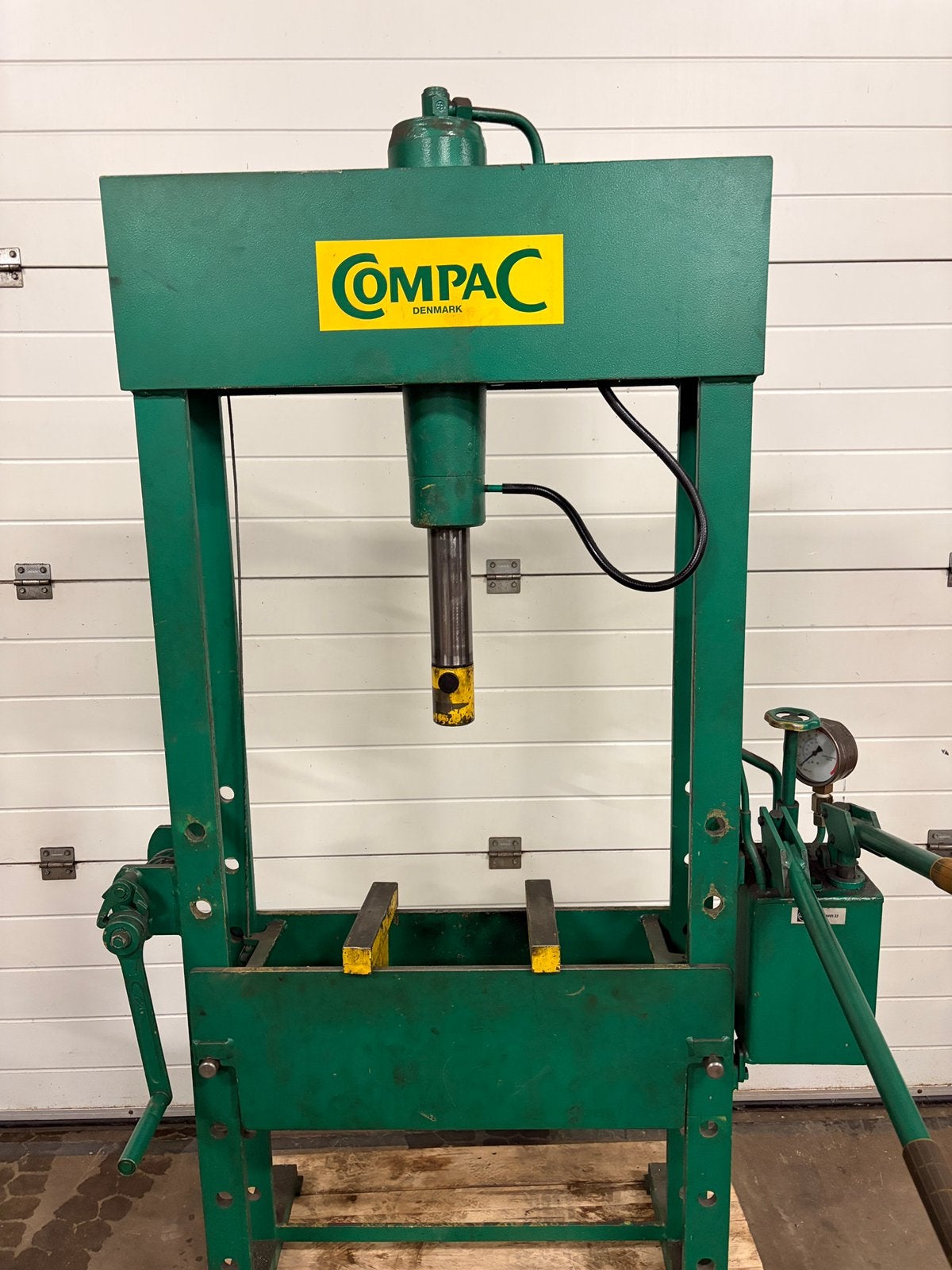Compac 25T werkplaatspers lagerpers garagepers pers, Auto diversen, Ophalen of Verzenden, Zo goed als nieuw