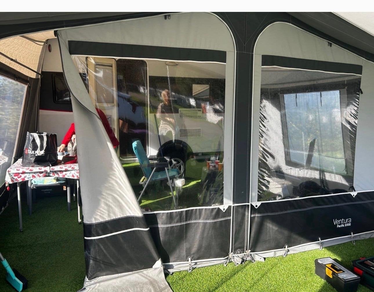 Ventura Pacific D300 Antraciet Voortent A850/G14 met luifel, Caravans en Kamperen, Ophalen, Gebruikt, Overige merken