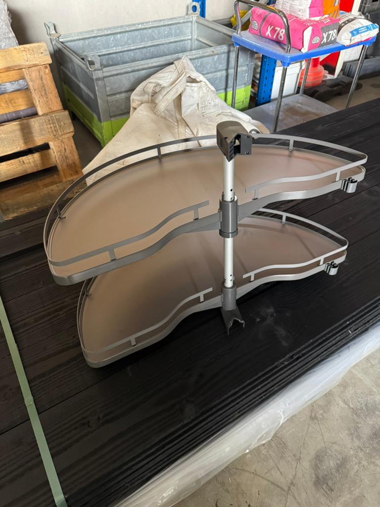 Nieuwe carrousel kast., Huis en Inrichting, Ophalen, Nieuw