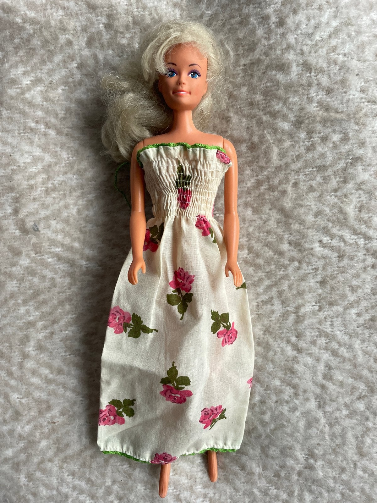 Vintage Barbie pop uit 1987 in bloemenjurk, Ophalen of Verzenden, Gebruikt, Barbie