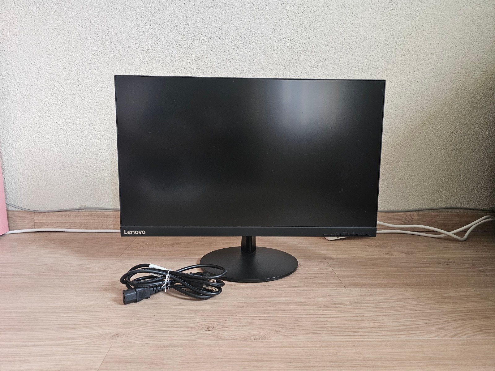 Lenovo L24q-30 Monitor - Zo goed als nieuw, Computers en Software, Monitoren, HDMI, Kantelbaar, Zo goed als nieuw, 61 t/m 100 Hz