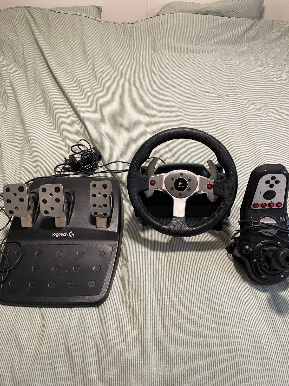 Logitech G25 Racestuur met pedalen en shifter, Racestuur, Gebruikt, Force feedback, Ophalen of Verzenden