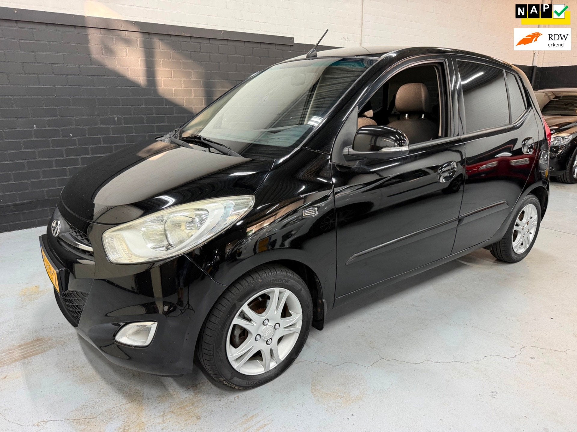 Hyundai I10 1.2 i-Motion Cool Nap/Airco/APK 02-07-2027!, Auto's, Voorwielaandrijving, Gebruikt, 4 cilinders, Zwart