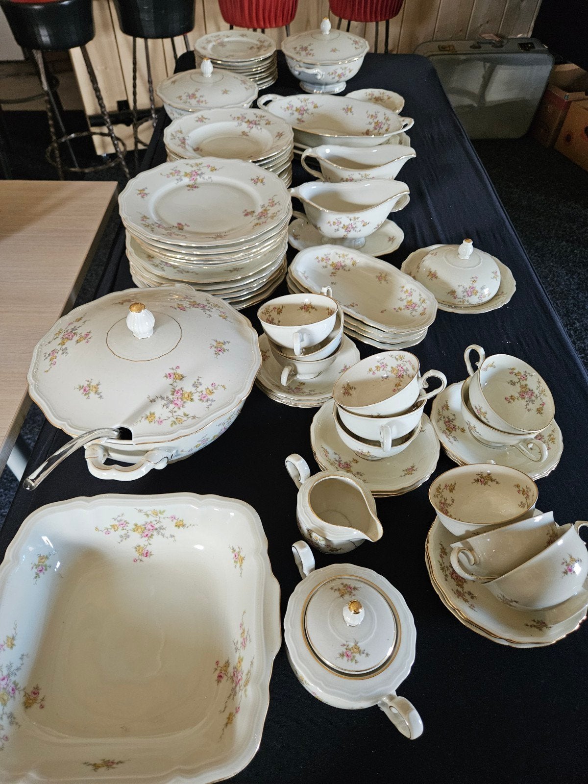 servies uit grootmoederstijd, Ophalen