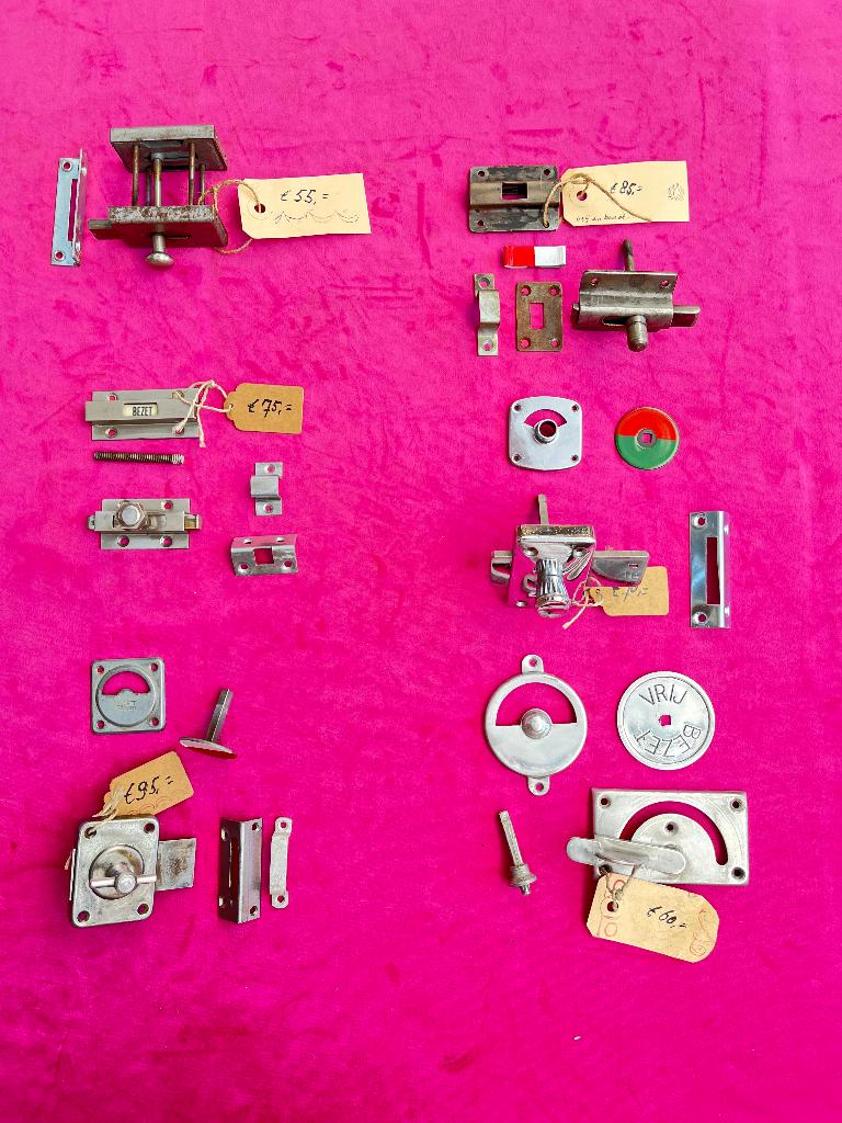 Oude toilet sluitingen, badkamer, wc slot, vrij en bezet, Doe-het-zelf en Verbouw, Hang- en Sluitwerk, Ophalen of Verzenden, Nieuw