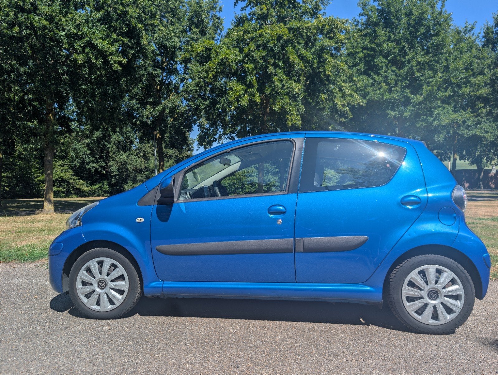 Toyota Aygo 1.0 12V Vvt-i 5DRS 2012 Blauw, Voorwielaandrijving, Stof, USB, 68 pk