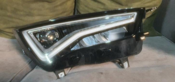 Koplamp Full Led rechts Cupra Ateca facelift bj 2021-2023, Gebruikt, Martorell, Ophalen of Verzenden, Sidali047@hotmail.com