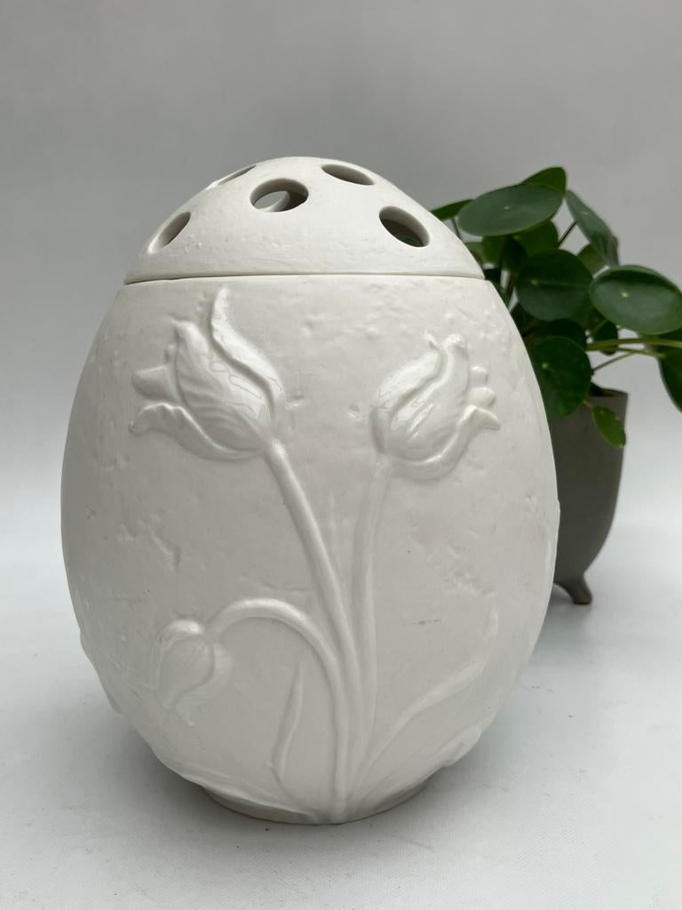 Villeroy & Boch vaas groot formaat (pique-fleurs), Wit, Aardewerk of Porselein, Ophalen of Verzenden, Zo goed als nieuw