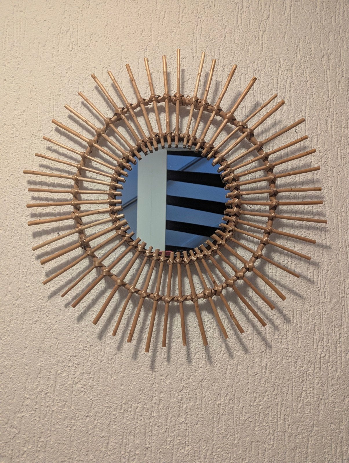 Rotan spiegel zon, 55 cm diameter, in perfecte staat, Huis en Inrichting, Woonaccessoires | Spiegels, Ophalen, Rond, Zo goed als nieuw