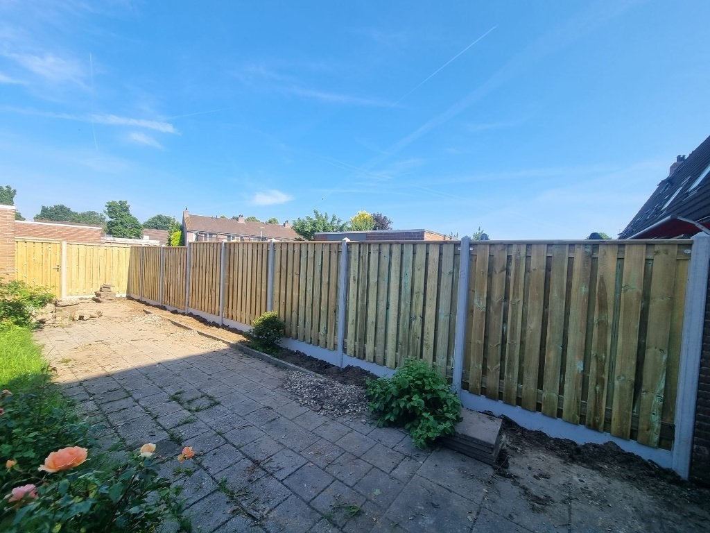 Grenen schutting met wit ( lichtgrijs) betonsysteem, Ophalen, 1 tot 2 meter, Minder dan 3 meter, Nieuw