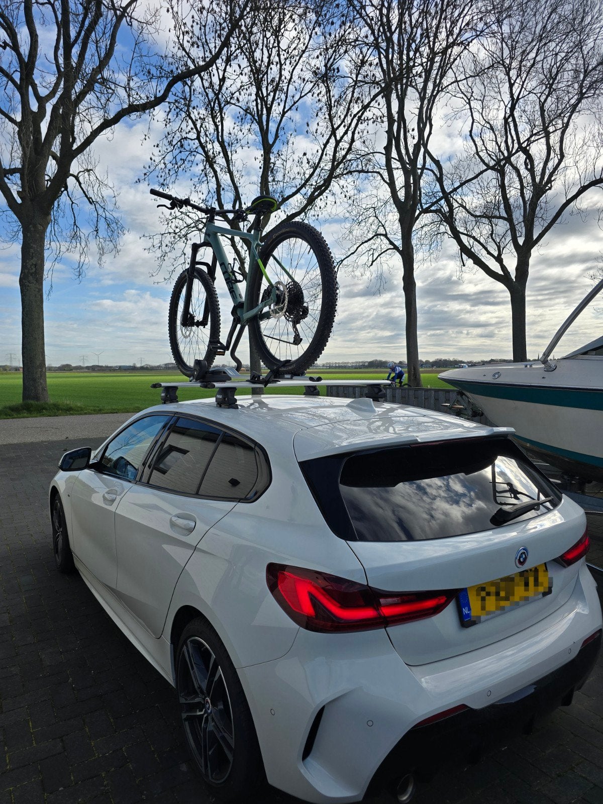 Thule WingBar Evo dakdragerset incl 2 Proride 598 fietsendra, Auto diversen, Dakdragers, Ophalen of Verzenden, Zo goed als nieuw