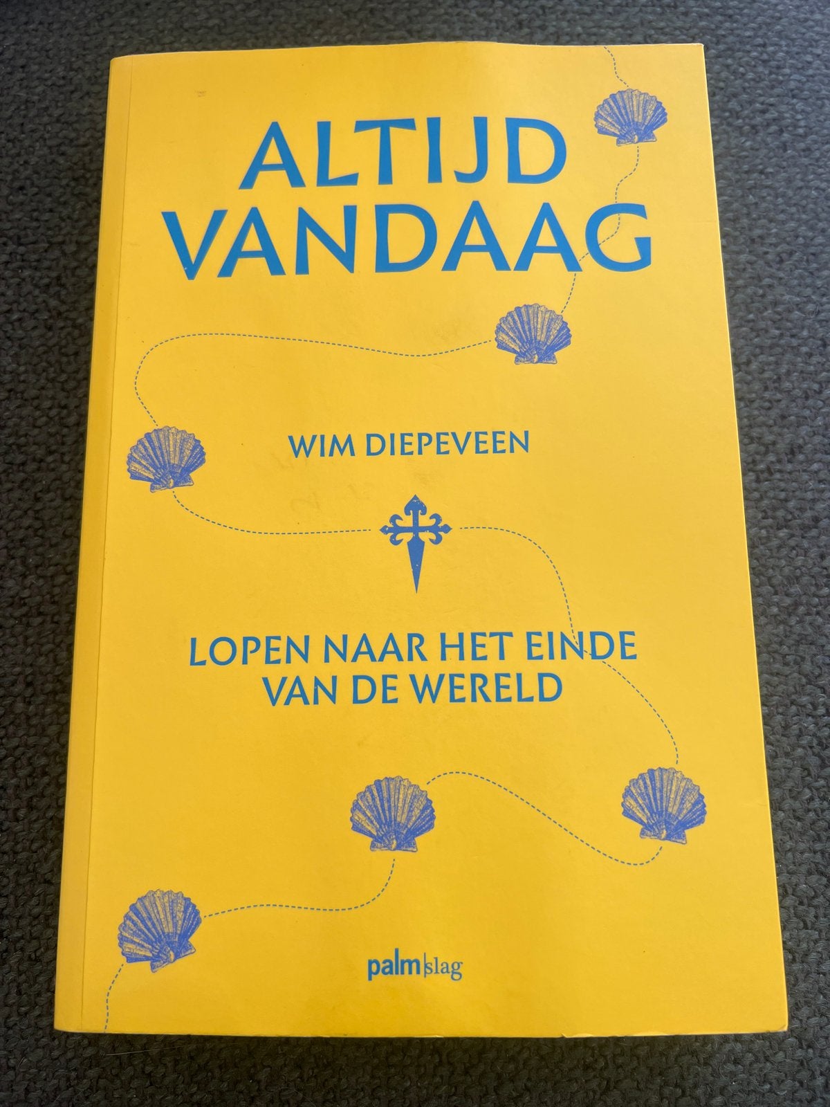 Altijd Vandaag: Lopen naar het einde van de wereld, Ophalen of Verzenden, Zo goed als nieuw