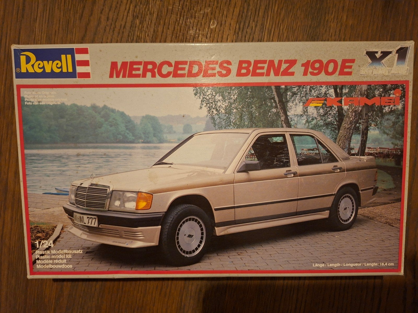 revell 1/24 bouwdoos Mercedes benz 190 E Kamei, Ophalen of Verzenden, Groter dan 1:32, Auto, Revell
