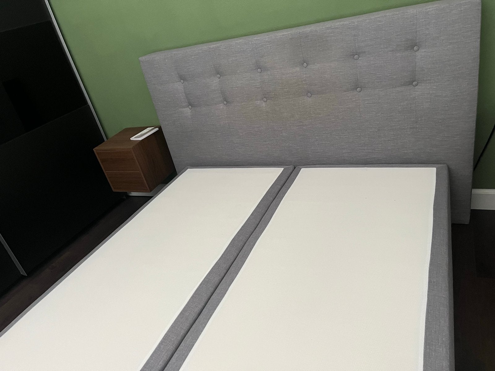 Tweepersoons bed met gestoffeerd hoofdbord, Huis en Inrichting, Slaapkamer | Bedden, Ophalen, Gebruikt, Tweepersoons, 140 cm