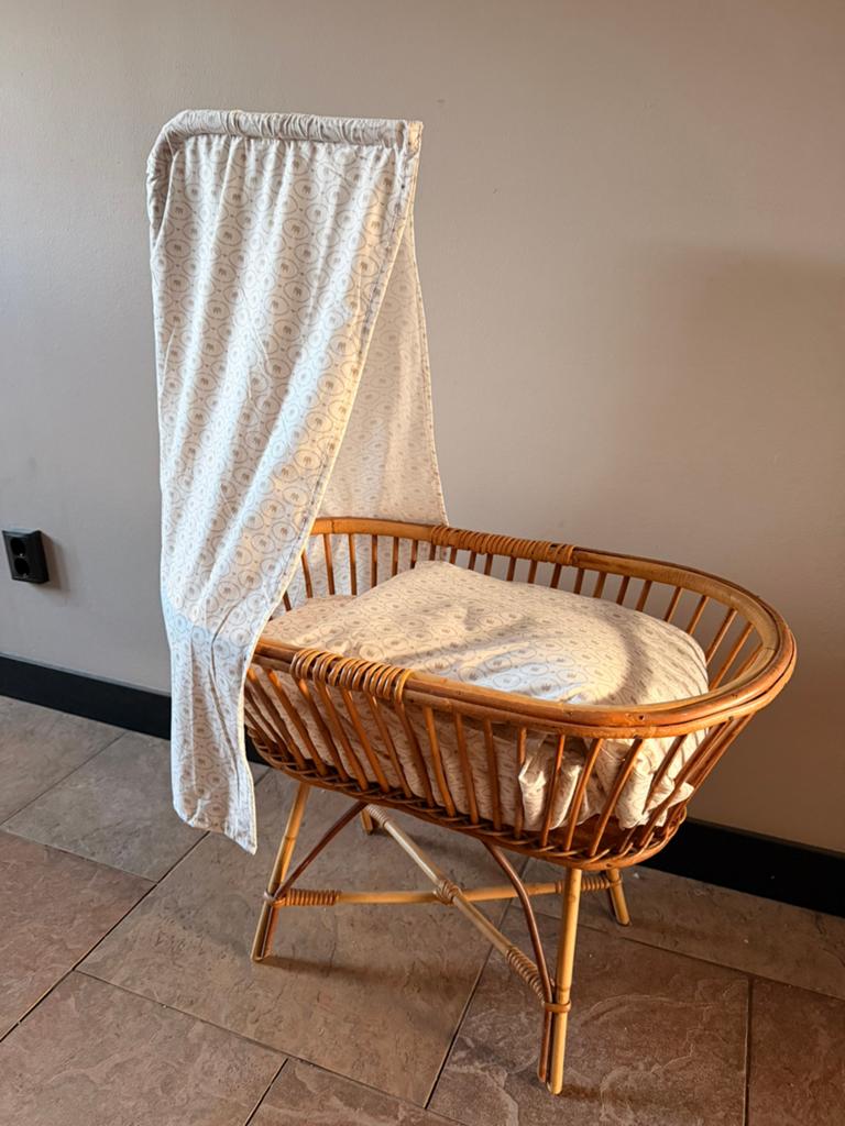 Poppenbedje, Kinderen en Baby's, Babywiegjes en Ledikanten, Ophalen, Zo goed als nieuw, Wieg