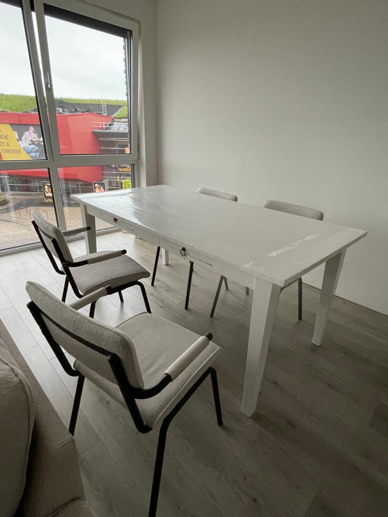 Gratis eettafel, Huis en Inrichting, Tafels | Eettafels, Ophalen, Gebruikt, Rechthoekig, 50 tot 100 cm