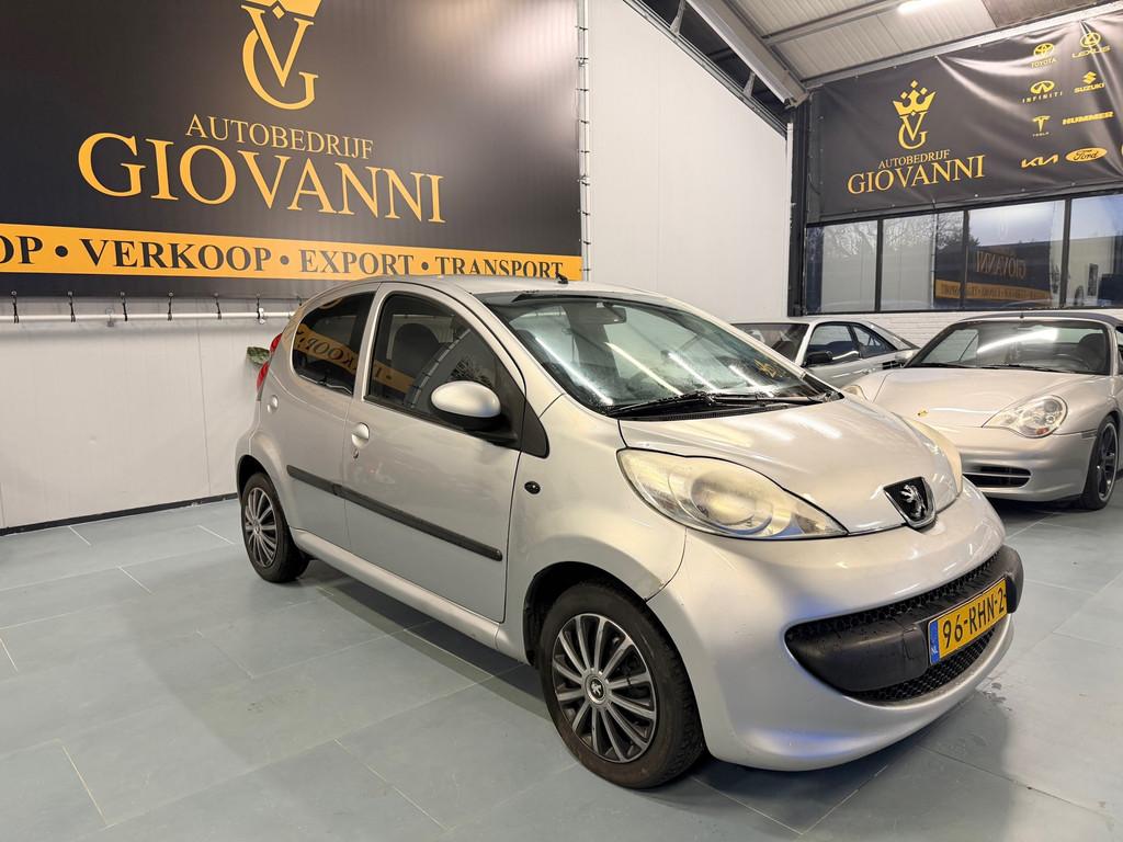 Peugeot 107 1.0-12V XR inruil mogelijk, Voorwielaandrijving, Gebruikt, 4 stoelen, Airbags