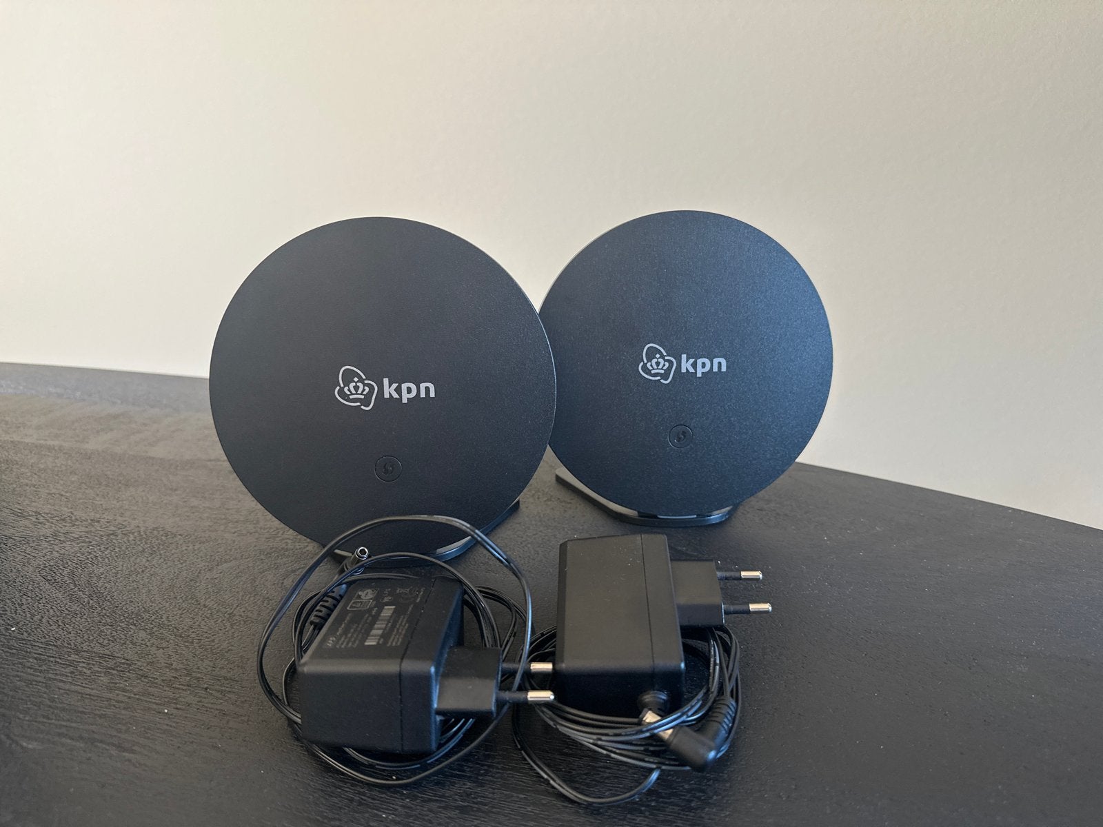 Twee KPN Super WiFi 2.0 versterkers - Optimale dekking, Computers en Software, Routers en Modems, Ophalen, Zo goed als nieuw, Router