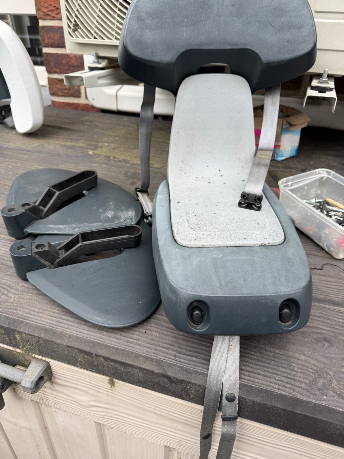 Polisport achterzitje junior guppy met voetsteunen, Fietsen en Brommers, Fietsaccessoires | Fietsstoeltjes, Achterzitje, 15 t/m 36 kg