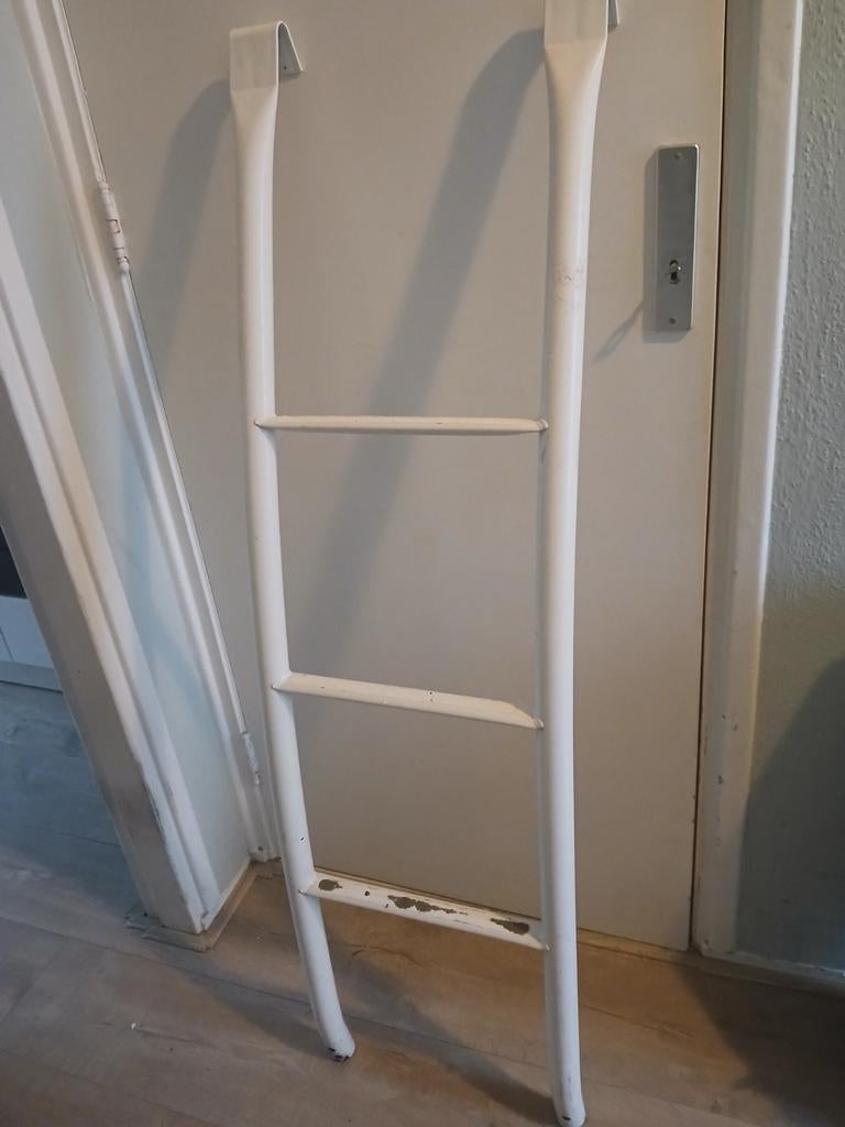Metalen trappetje, 130cm hoog en 38cm breed, Ophalen, Gebruikt, Ladder, Minder dan 2 meter