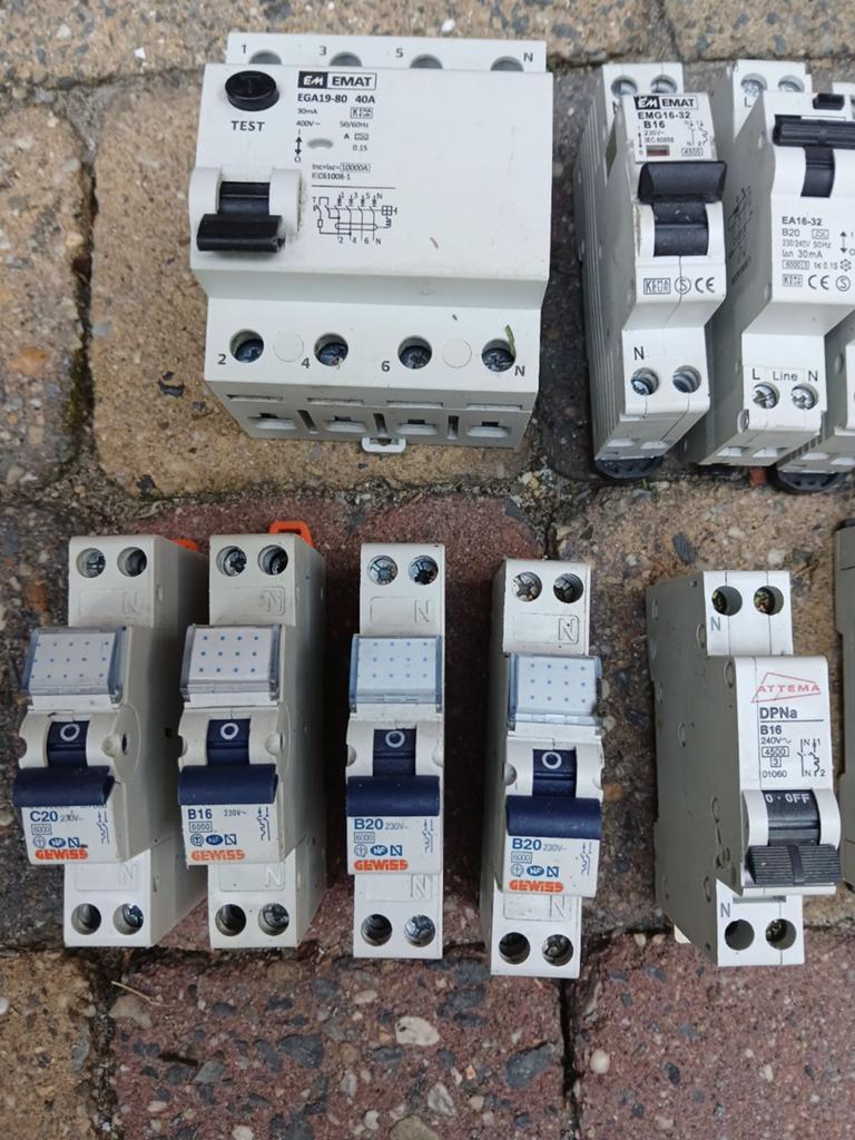 Automaten, zekeringen en groepenkast onderdelen - 1 koop, Doe-het-zelf en Verbouw, Elektra en Kabels, Ophalen, Nieuw, Overige typen