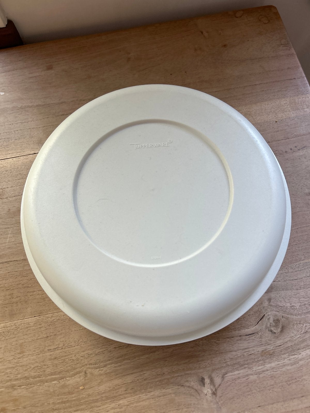 Tupperware Hapjesschaal - Ideaal voor snacks en feestjes, Gebruikt, Schaal, Ophalen of Verzenden, Met deksel