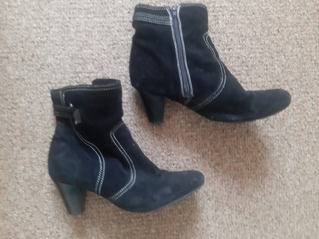 zwarte laarzen met wit stiksel maat 41, Kleding | Dames, Schoenen, Ophalen, Zwart, Lage of Enkellaarzen, Zo goed als nieuw
