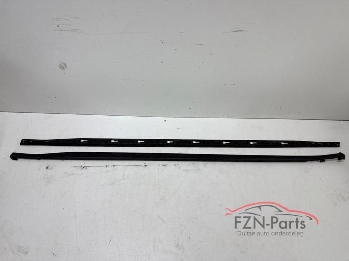 VW Golf 8 5H GTI GTD Sideskirt Rechts Met Houder, Ophalen of Verzenden, Gebruikt