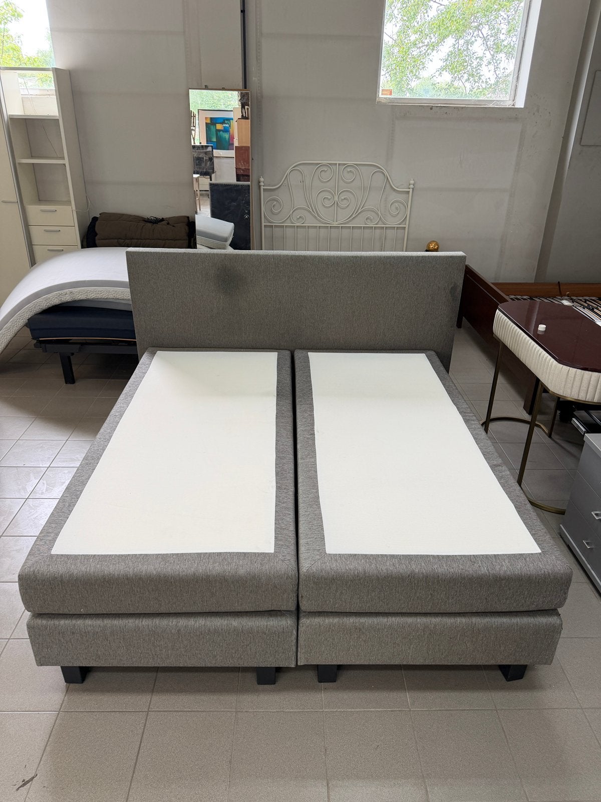 Nette Grijze Boxspring 180 x 200 cm incl. 2 Matrassen, Ophalen, Gebruikt, Tweepersoons, Nvt