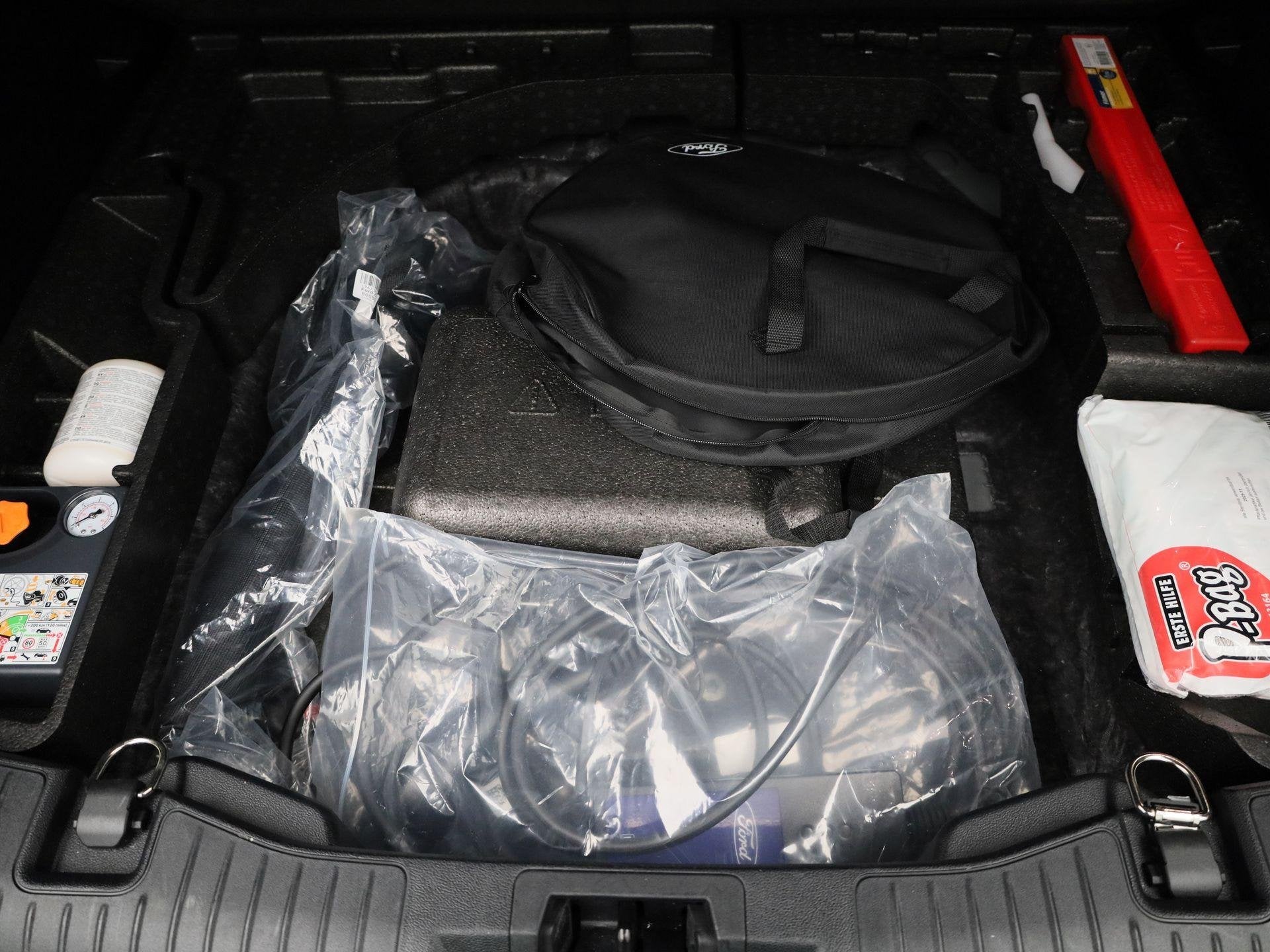 Foto 13 van Ford Kuga 2.5 PHEV ST-Line | Head up display | Camera achter