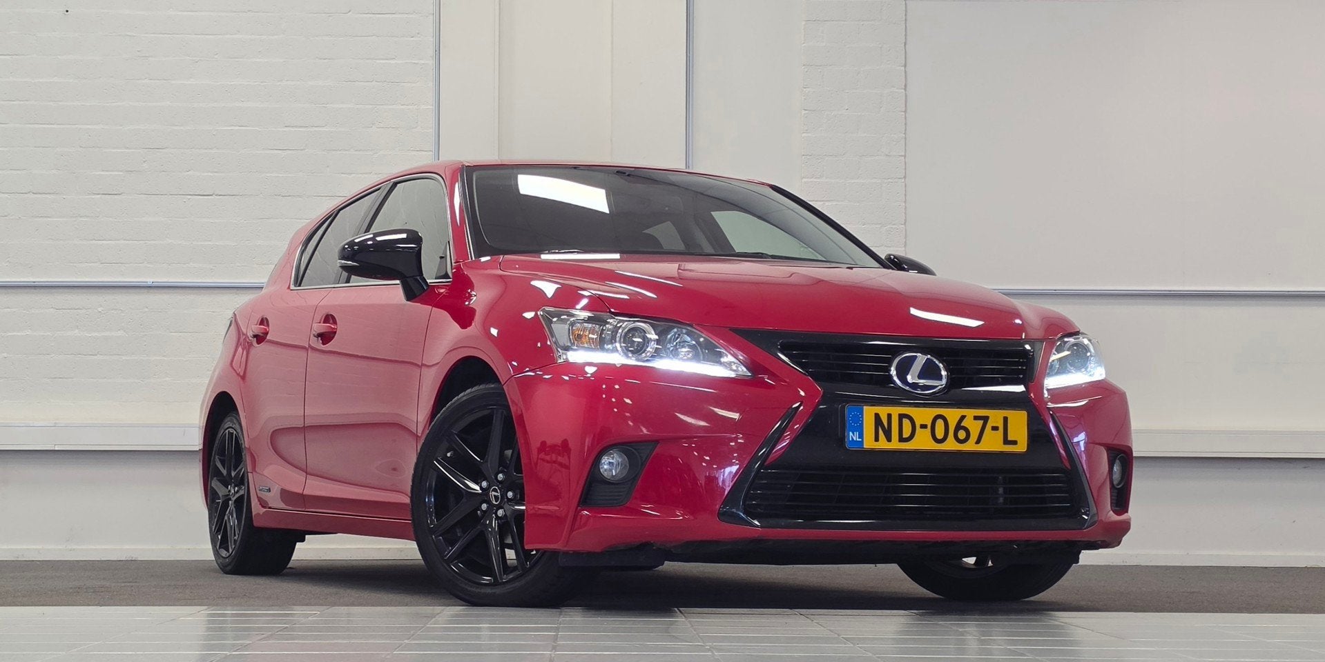 Lexus CT 200h Sport Edition 2e Eigenaar Alcantare/leer Navi, Auto's, Lexus, Gebruikt, 4 cilinders, Automatische klimaatregeling