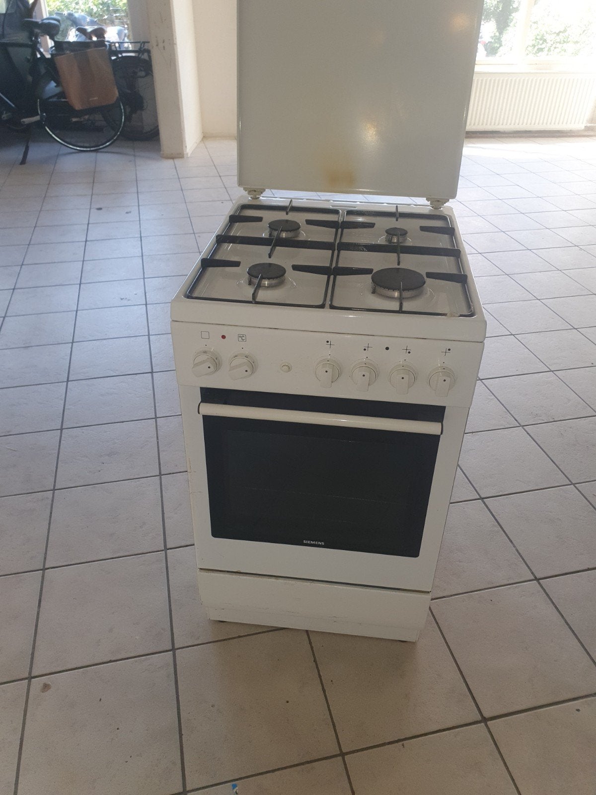 Siemens Gasfornuis 50 cm breed met elektrische oven, Witgoed en Apparatuur, Fornuizen, Ophalen, 4 kookzones, Gas, Vrijstaand
