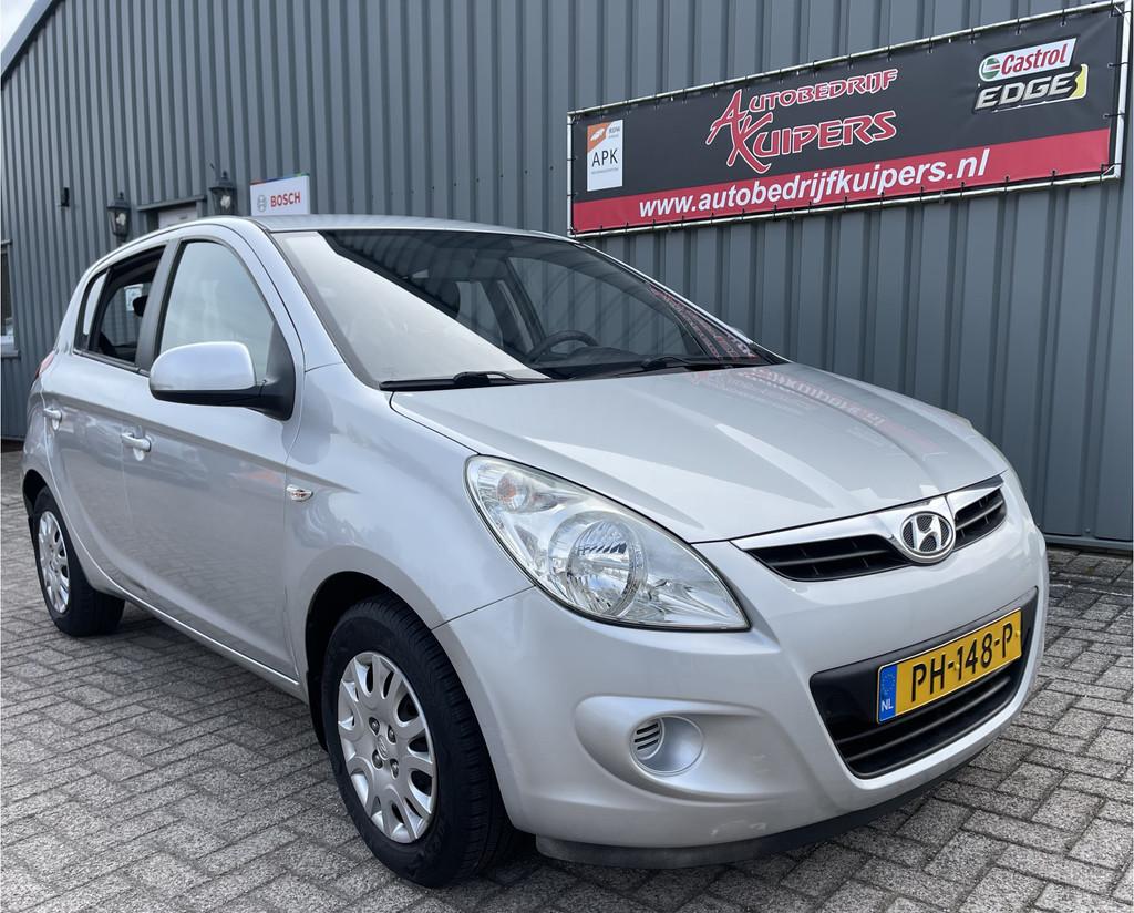 Hyundai i20 1.2i ActiveVersion Airco.Electr.pakket.Trekhaak, Gebruikt, 4 cilinders, Bedrijf, Handgeschakeld