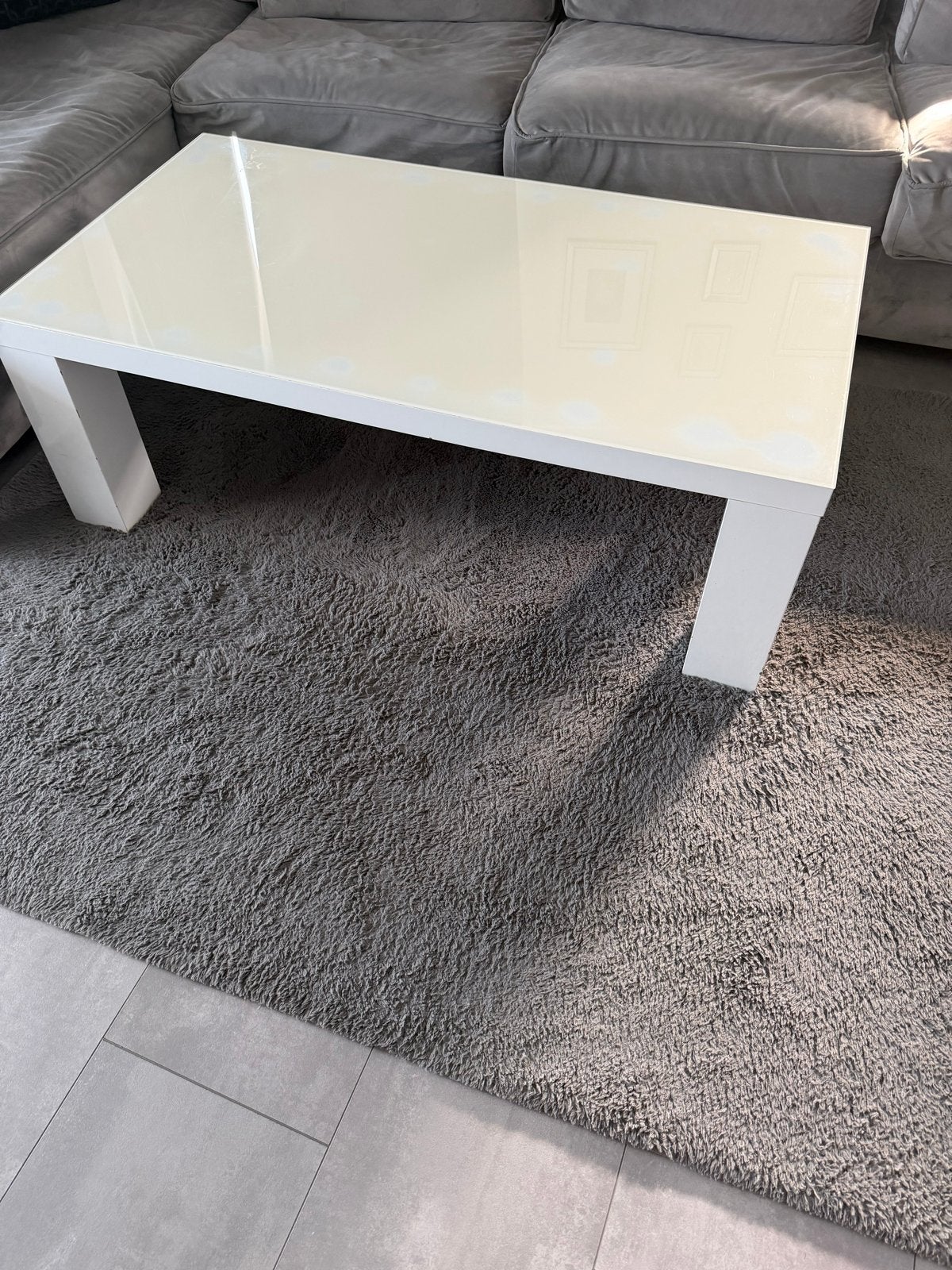 Hoogglans witte salontafel met glasplaat, Ophalen, Gebruikt, 50 tot 100 cm, Glas