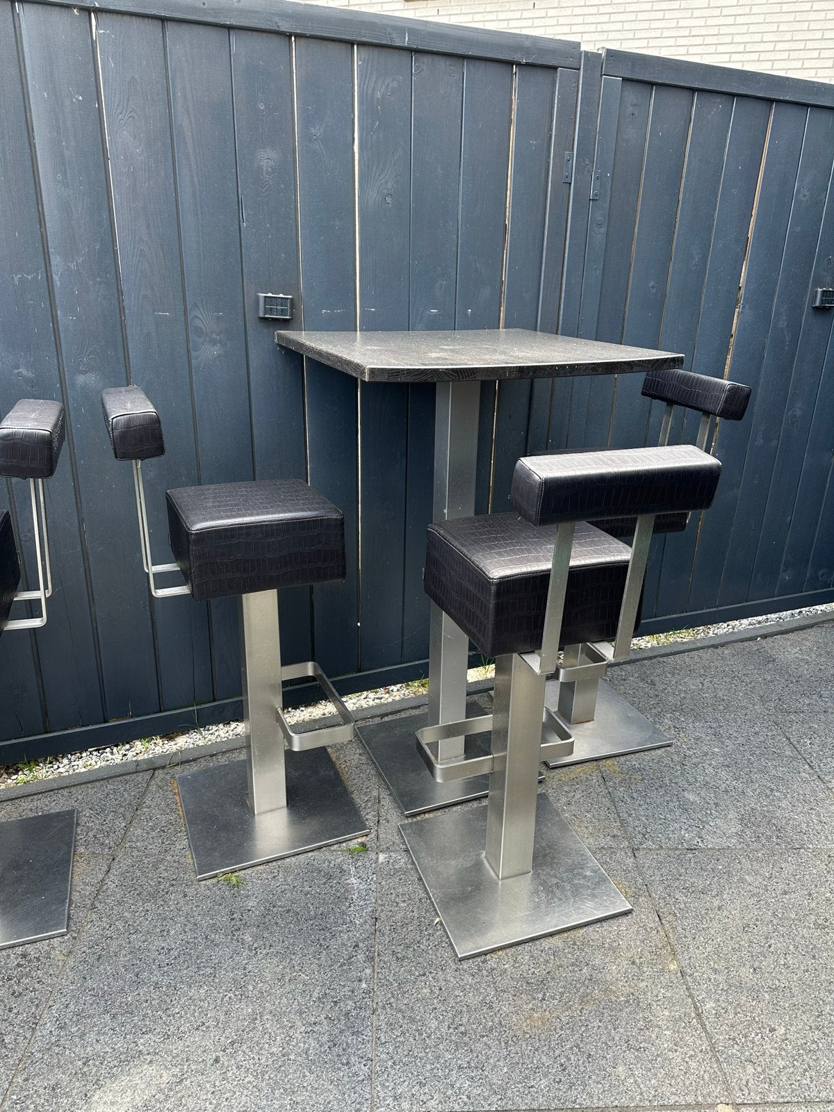 Barset met 6 krukken en 2 bartafels, Ophalen, Met voetsteun, Leer, 90 cm of meer