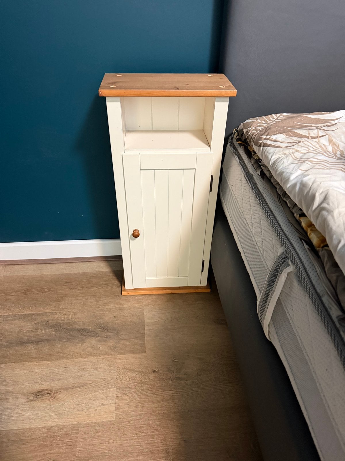 Compacte houten nachtkastjes met opbergruimte, Ophalen, Gebruikt, Minder dan 45 cm, 55 tot 70 cm