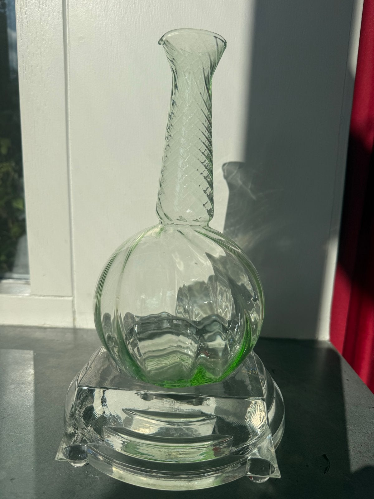 Vintage Groene Glazen Karaf met Gedraaide Hals, Antiek en Kunst, Antiek | Vazen, Ophalen