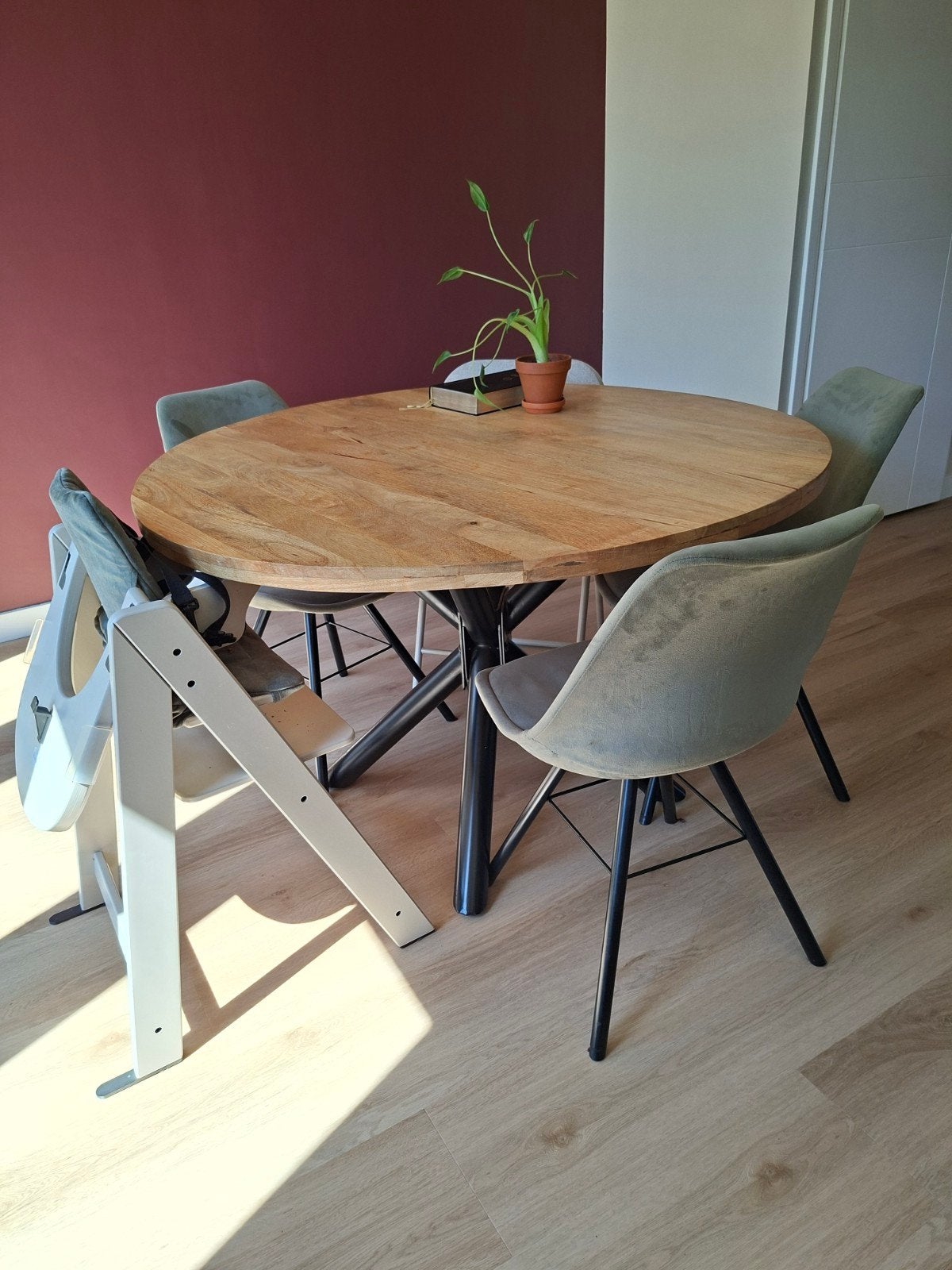 Eettafel rond, mangohout, Gebruikt, Rond, Vijf personen of meer, Ophalen