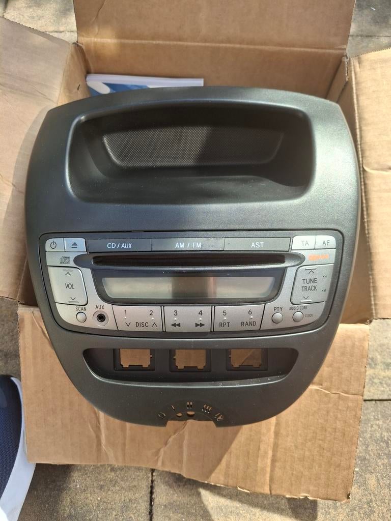 Radio Toyota Aygo, Citroën C1, Peugeot 107 (geen knoppen), Auto diversen, Ophalen, Gebruikt