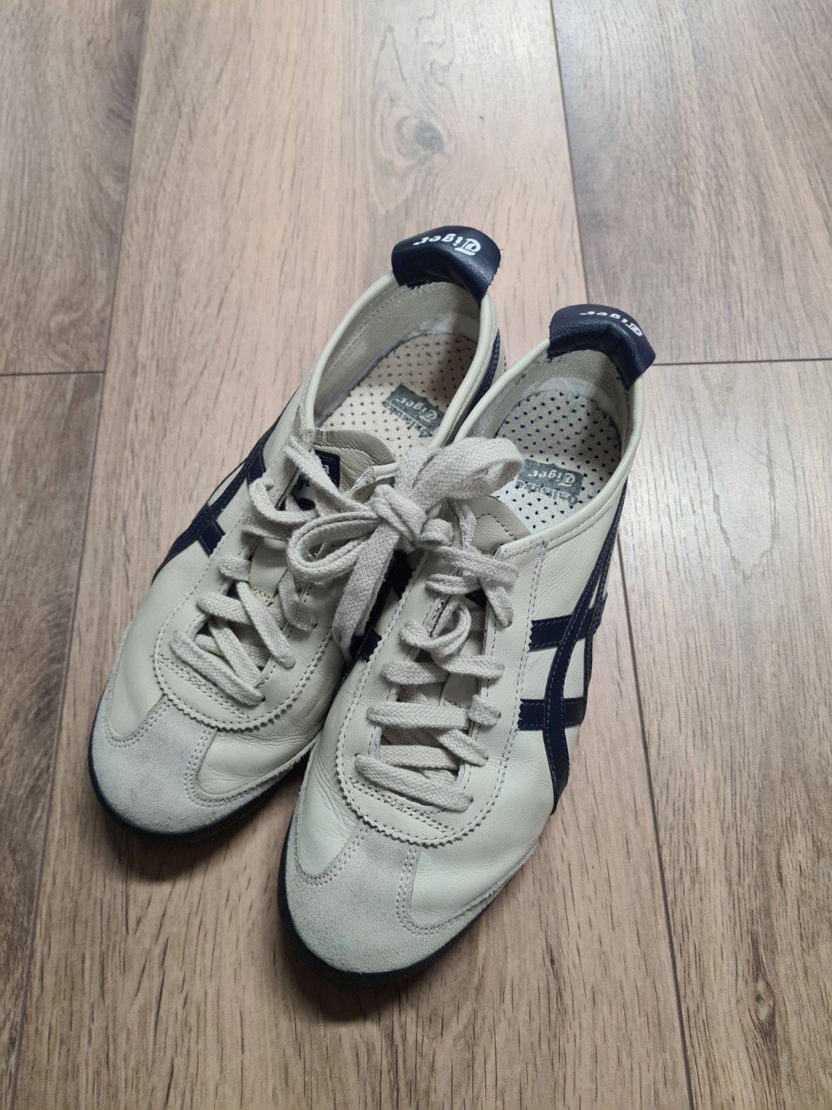 Onitsuka Tiger Sneakers - Crème/Donkerblauw, Ophalen of Verzenden, Zo goed als nieuw