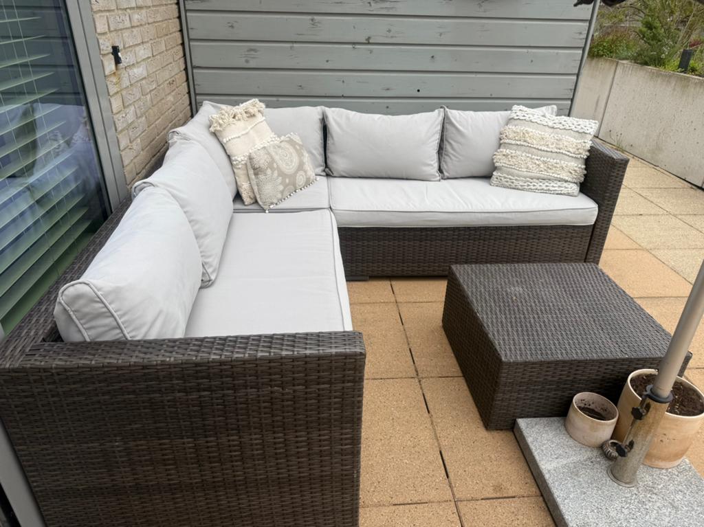 Wicker Loungeset met Kussens + tafel 202 bij 204cm, Tuin en Terras, Ophalen, Zo goed als nieuw, Wicker, Bank