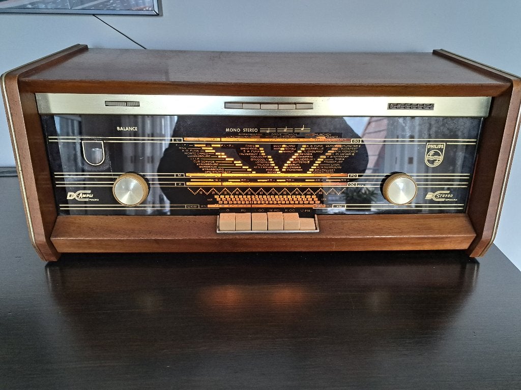 Mooie schoongemaakte en spelende Philips radio, Ophalen, Gebruikt, Radio