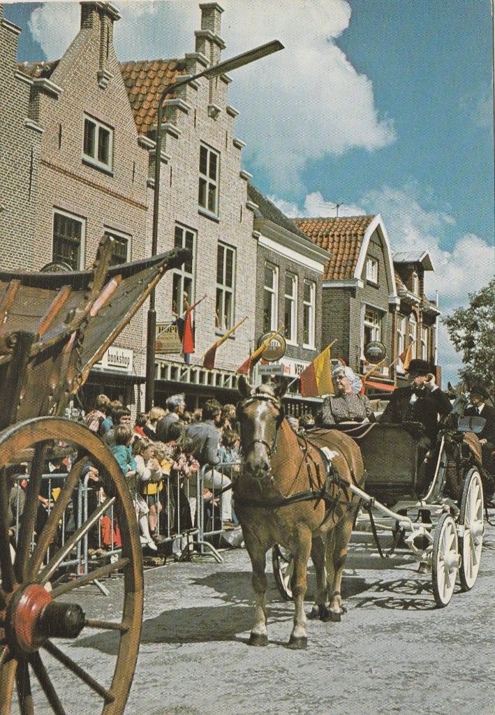 SCHAGEN Westfriese Markt Klederdracht, Verzenden, 1960 tot 1980, Gelopen, Noord-Holland
