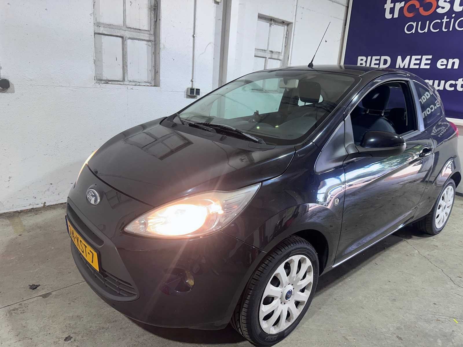 Ford - Ka - 1.2 Titanium - 24-KST-7- 2010, Auto's, Voorwielaandrijving, Gebruikt, 1242 cc, 4 cilinders