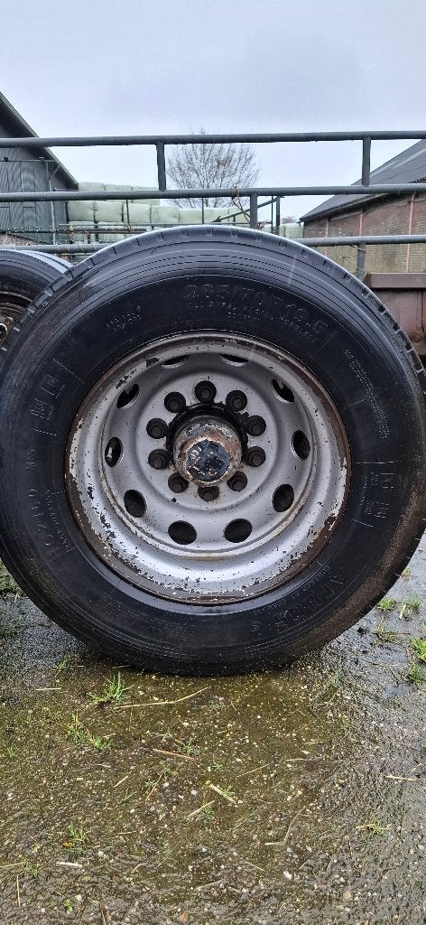 banden 265/70R19.5 met velg, Ophalen of Verzenden